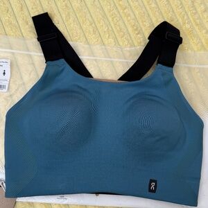On Running Performance Flex Bra – Storm – Size S – New
